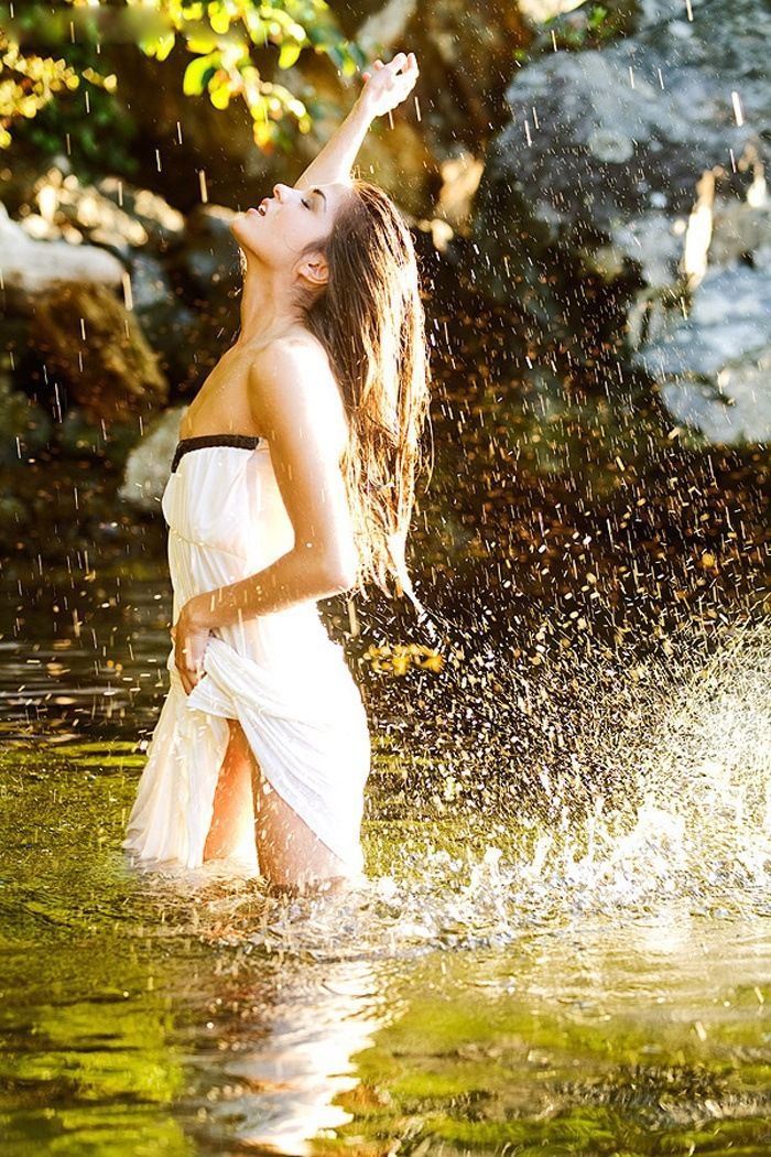 Marie Avgeropoulos in Brussels