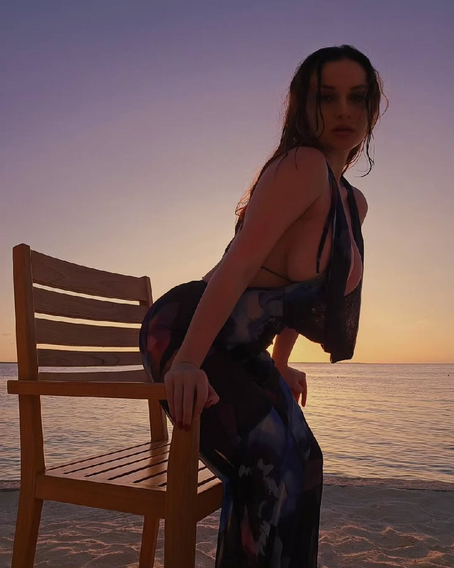 Sexy girl Miranda Faith nude in Brussels